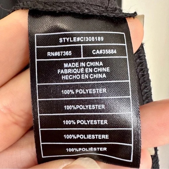 Cupcakes and Cashmere Zurie Bell Sleeve Black Dress - Picture 13 of 14